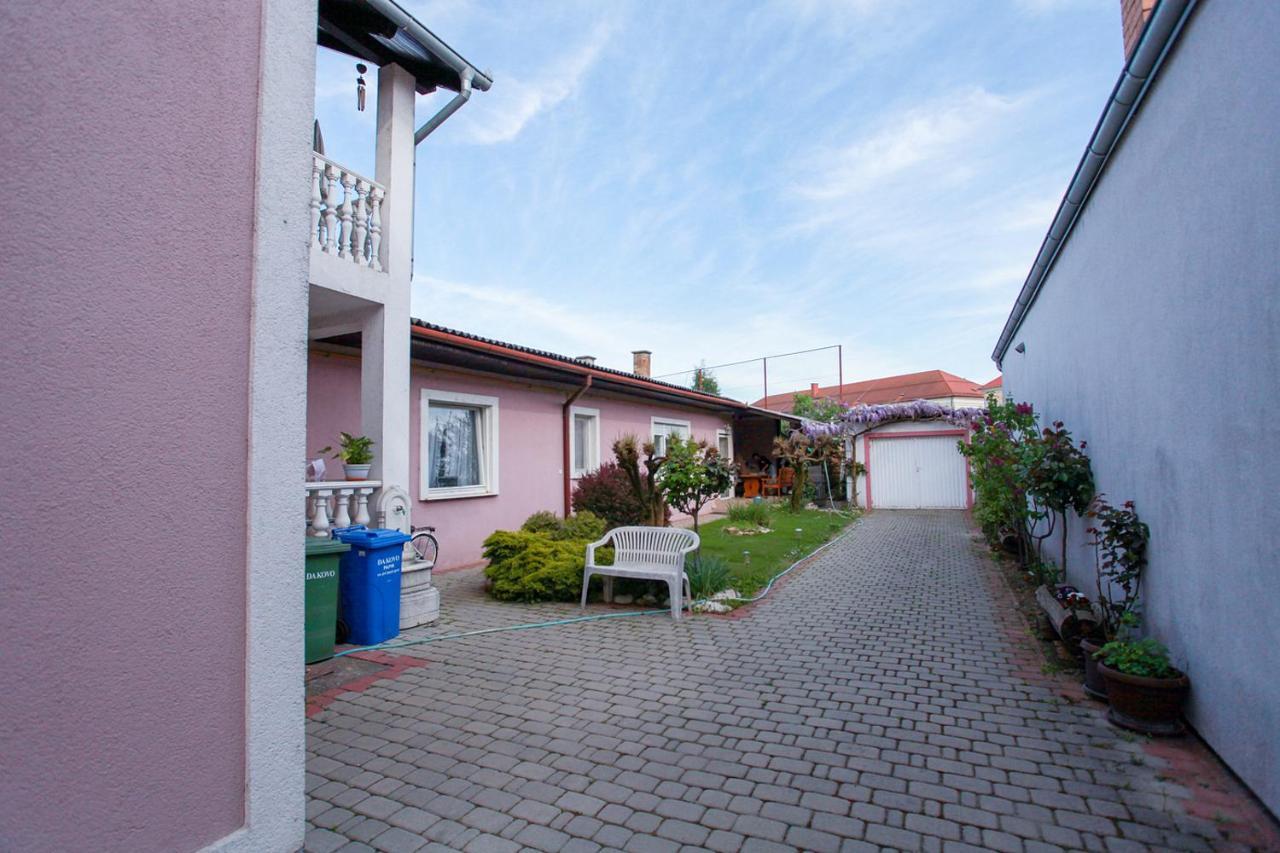 Apartman Ksenija Ðakovo エクステリア 写真