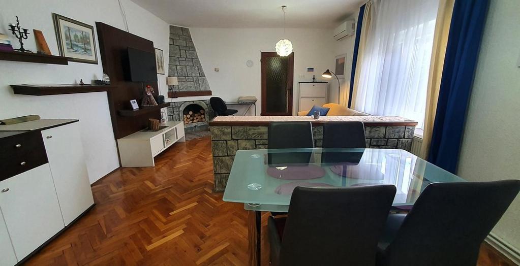 Apartman Ksenija Ðakovo エクステリア 写真